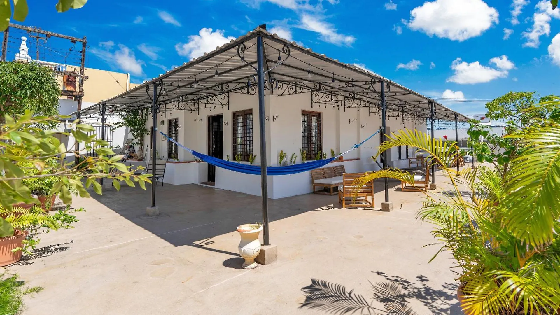 Spacious Apartment In The Heart Of San Juan contacts