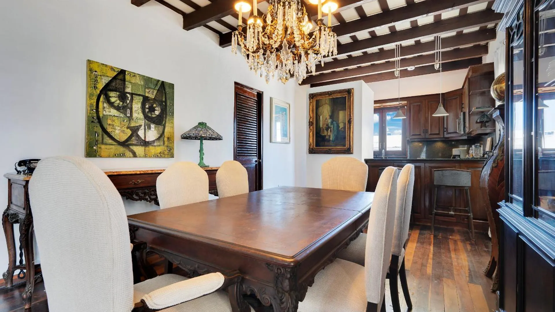 Spacious Apartment In The Heart Of סן חואן
