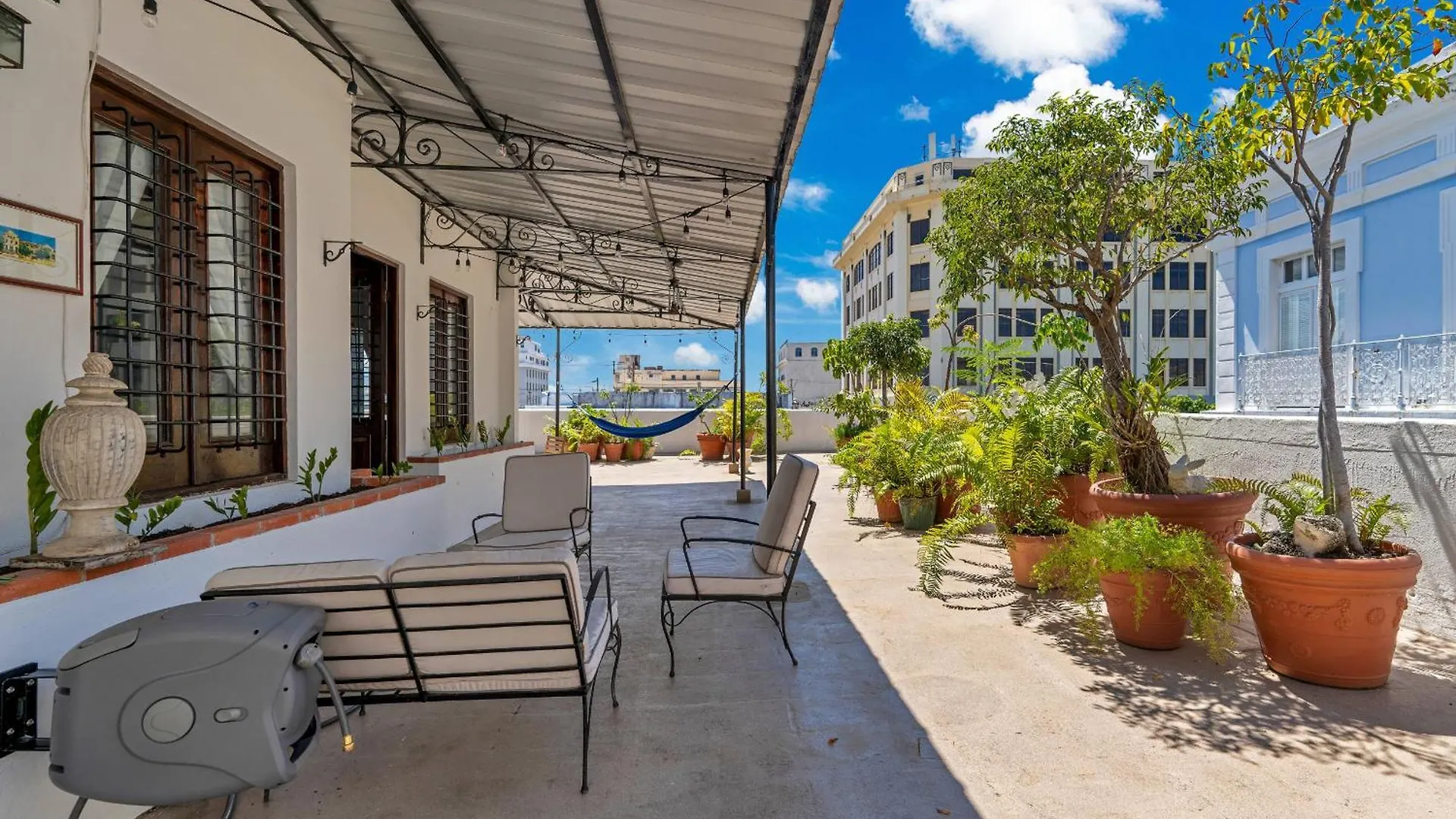 Spacious Apartment In The Heart Of סן חואן